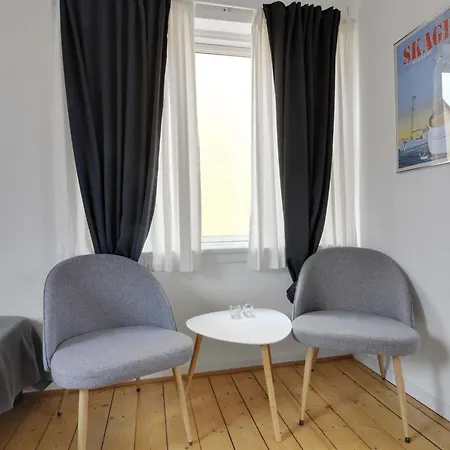 Zlatka - 250m From The Sea By Interhome